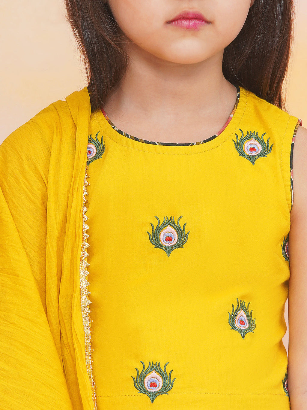 Girls Leela Choli Printed Lehenga Set in Yellow - close-up detail of crushed dupatta